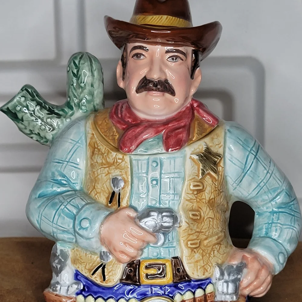 Sheriff tea pot like new